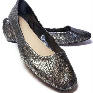 Expression Metallic Bronze Textured Flats Shoes Womens Size 6 Ballet Style Shoes